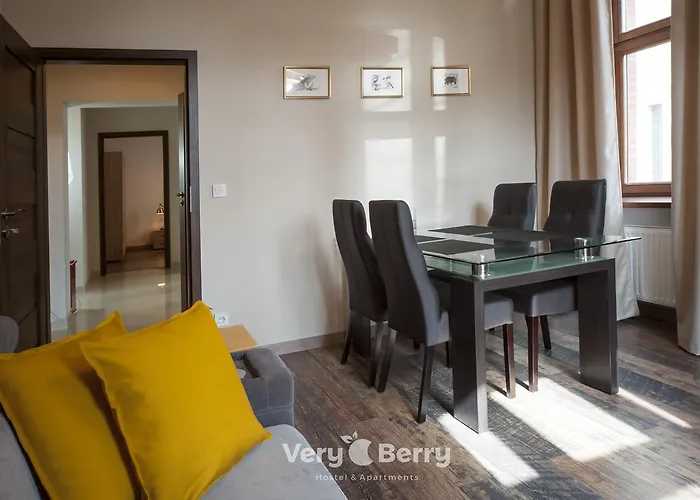 شقة Przestronny Very Berry W Poznaniu Z Dwiema Sypialniami By Renters بوزنان