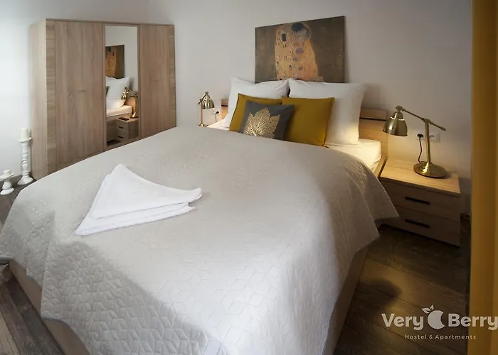 شقة Przestronny Very Berry W Poznaniu Z Dwiema Sypialniami By Renters بوزنان