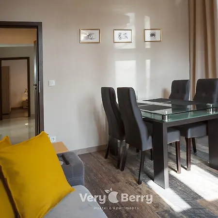 Lägenhet Przestronny Very Berry W Poznaniu Z Dwiema Sypialniami By Renters Poznań