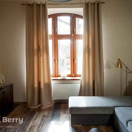 Przestronny Very Berry W Poznaniu Z Dwiema Sypialniami By Renters * Poznań