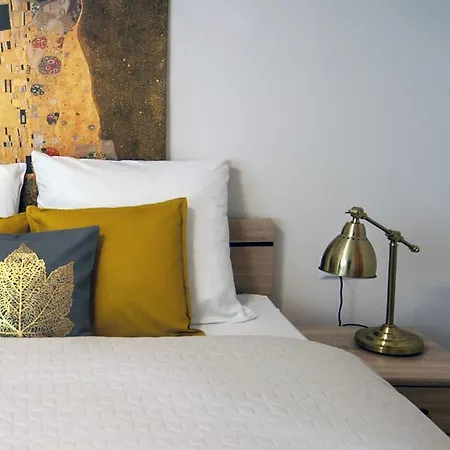 Przestronny Very Berry W Poznaniu Z Dwiema Sypialniami By Renters Apartment *