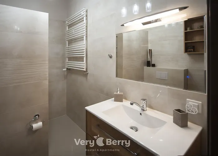 Przestronny Very Berry W Poznaniu Z Dwiema Sypialniami By Renters *